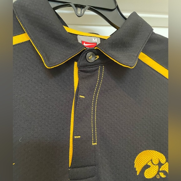 Nike Iowa Hawkeyes 🎉HP🎉 short sleeve polo shirt top size Medium- black - Picture 3 of 9